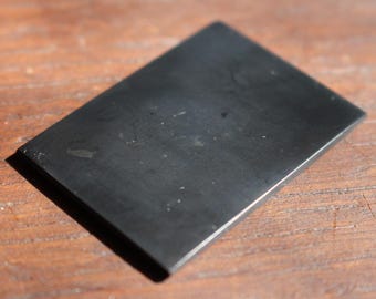 Sticker pour téléphone rectangulaire en shungite : plaque adhésive anti-CEM (40 x 30 mm)
