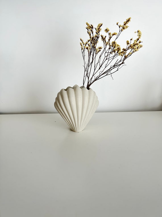 Minimalist Concrete Vase, Handmade Modern Concrete, Simple Dray Flower Base,  Stem Vase, Tall or Short Vase, Nordic Style Vase, Shell Vase 