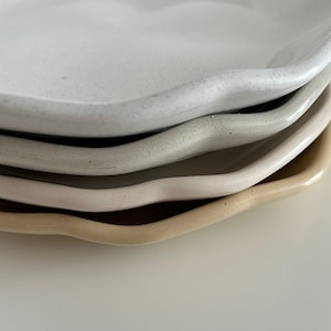 Large Oval Concrete Tray, Irregular Wavy Scalloped Concrete Display Tray, Large Display Tray, Neutral Minimalist Display Tray Trinket Tray