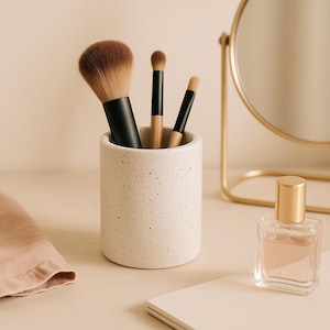 Portalápices de hormigón moteado hecho a mano: decoración de escritorio para estudio artístico