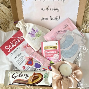 Pamper Gift Box for Women, Relaxation Gift for Her | Birthday Treat, Spa Kit, Lavender Pouch, Chocolate & Skincare | Letterbox Gift