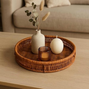 Vassoio rotondo in rattan, cestino per arredamento scandinavo boho per tavolino da caffè, toletta o bagno, vassoio espositivo in vimini naturale intrecciato a mano