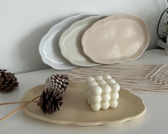 Scalloped Oval Concrete Tray: Neutral Minimalist Display