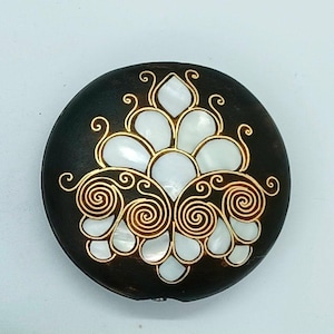 For Those Who Want Simplicity.. Luxurious Mother of Pearl Embroidered Bag Made of Original Mother of Pearl and 100% Walnut Wood Mirror
