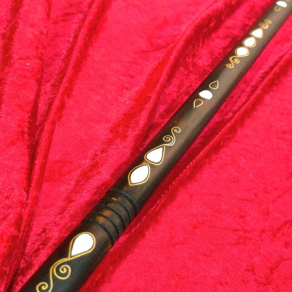 Elegant Craftsmanship – 100% Handmade Mother-of-Pearl Inlaid Cane (90 cm / 35.4 inches)