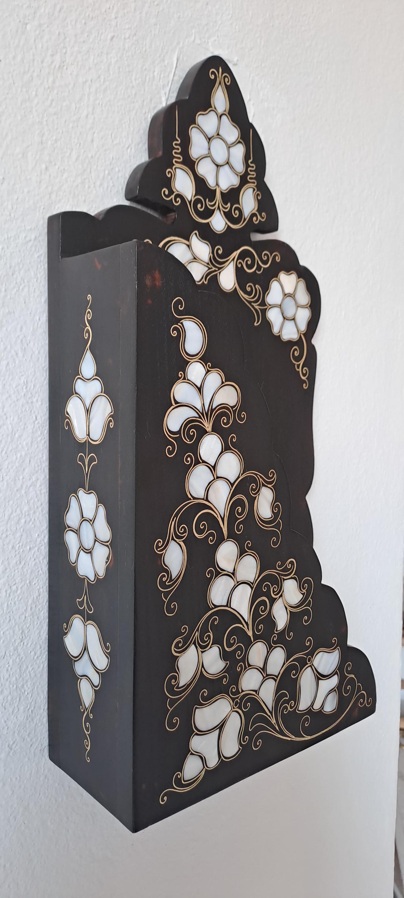 Handcrafted Wooden Mother-of-Pearl Inlaid Wall-Mounted Quran Holder – Timeless Elegance and Versatility