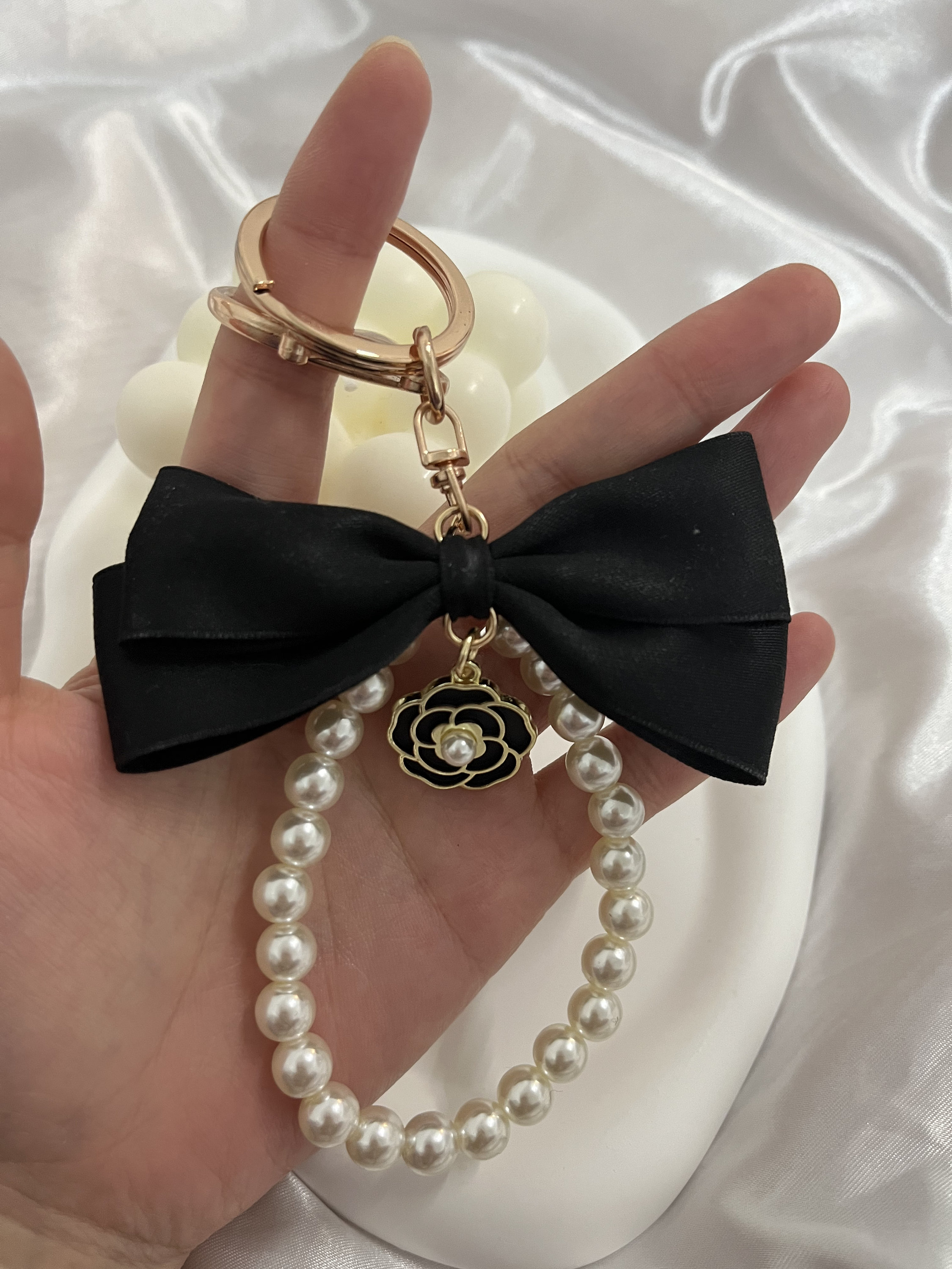 Beautiful Gentle Black Bow Pearl Keychain Charm Flower Key Chain Ring ...