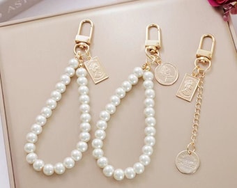 Customize Letters Handmade Keychain, Pearl Keychain, Wristlet Keychain, Valentines Gift, Bridesmaid Gift, Birthday Gift, Airpods Keychain