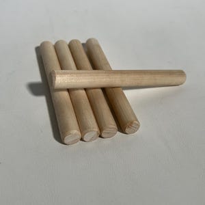 Wooden dowels for vendor display