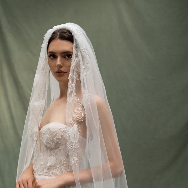 Juliet cap veil, wedding veil. Flower sequin bridal veil, floral wedding veil, floral chapel veil, lace wedding veil Magnolia