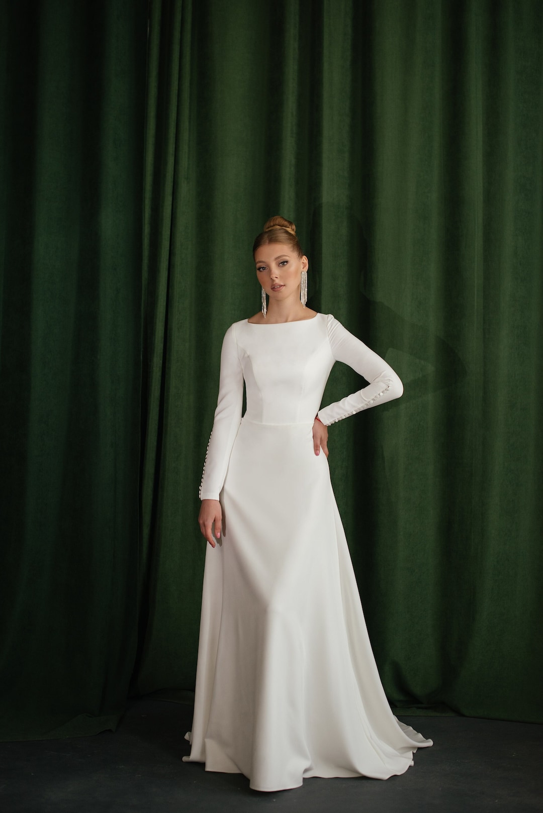 Minimalist Crepe Wedding Dress, Long Sleeves, High Back, Bridal Buttons  Nora - Etsy Australia
