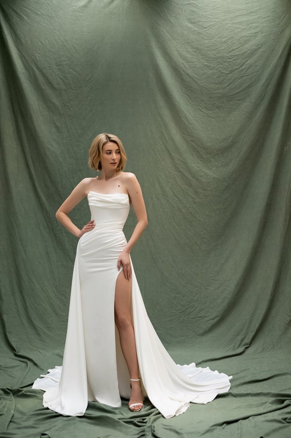 dresses that mave superiorly high slits. Sweetheart Neck Champagne Orange Green Prom Dress with Leg Slit, High –  jbydress
