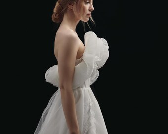 Abito da sposa romantico, taglia XXS, campione pronto per la spedizione, abito da sposa in tulle con spalle scoperte.