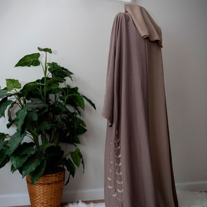Brown Abaya Set| handsewn crystals design| open Abaya| Dubai Abaya