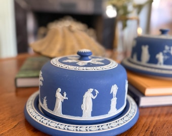 Dudson Pottery Cameo Blue & White Jasperware Cheese Dome / Leaves