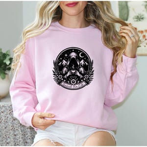 Suriel thee trui, trui boekenliefhebber, cadeau fantasielezers, leesgrage trui, Acotar trui, trui fantasieboek, cadeau boekenliefhebber, cadeau boekenliefhebber afbeelding 6