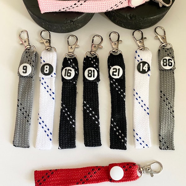 Custom Hockey Skate lace keychain- Hockey keychain- hockey gift - Hockey mom gifts - hockey keychain- hockey zipper pull
