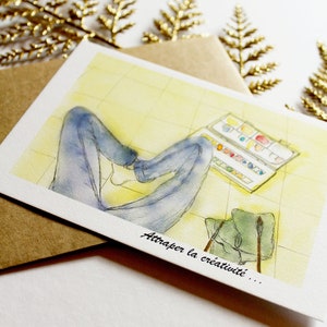 Carte postale illustration aquarelle Attraper la créativité... Vue du dessus, jambes en jeans, palette et pinceau Affiche déco cadeau rétro