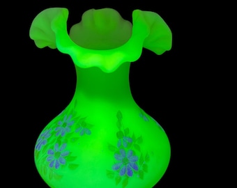 Fenton Hand Painted Daisy Satin Uranium Custard Glass Ruffled Vase GLOWS!