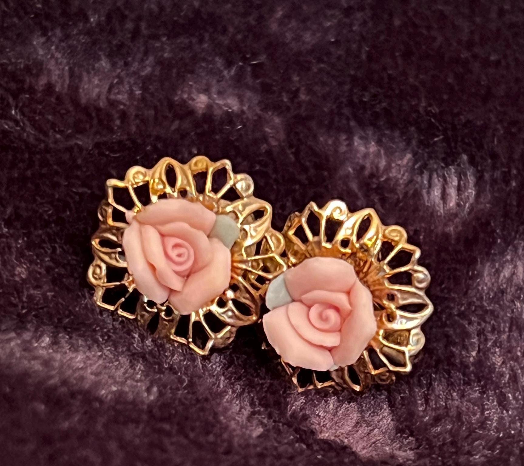 Boucles D'oreilles Clips Vintage Années 60 - Roses En Porcelaine, Monture Laiton Doré - 24mm