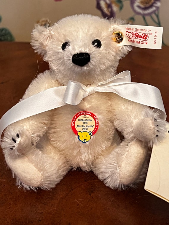 Vintage 2000 Steiff Hobby Center Toys Mini Mr. Vanilla Bear 651915