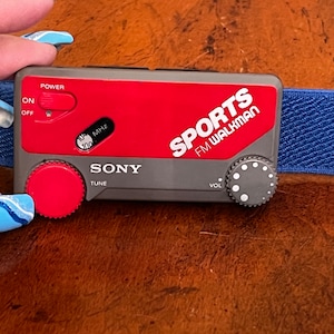 Vintage 1986 Red Sony Walkman Sportsband FM Radio RARE!