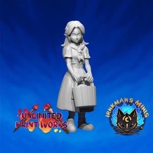 Könnte beinhalten: Eine graue Miniaturfigur einer jungen Frau, die einen Eimer hält. Sie trägt ein Kleid, Schuhe und einen Schal. Die Figur befindet sich vor einem blauen Hintergrund mit dem Text "UNLIMITED PRINT WORKS" und "IRNKMANS MINIS" mit einem Logo.