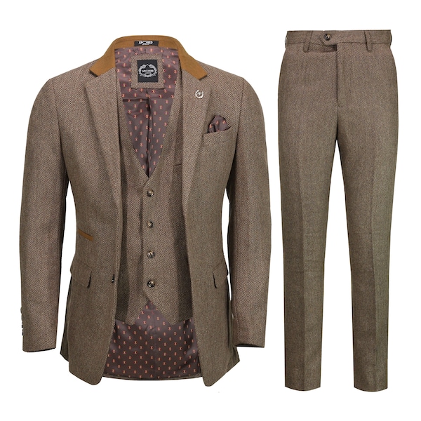 Dreiteiliger Herren-Tweed-Anzug mit Fischgrätenmuster in Braun und Marineblau. Taillierter Blazer, Weste und Hose im Retro-Stil