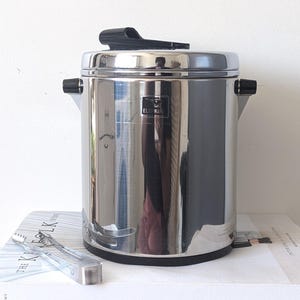 Vintage 1960s Elephant Chrome Ice Bucket With Lid And Tongs