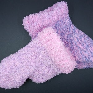 Nicole Miller Womens Socks Cozy, Fuzzy Slipper Socks Size 4-10 Spot Pink 