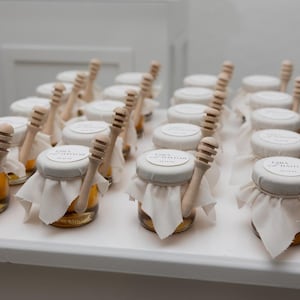 Honingpotjes bedankjes bruiloft | Honey jar gifts wedding | Honig geschenke