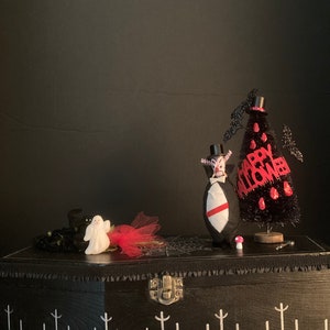 Halloween Assemblage - Coffin Vintage Dracula Made in Japan