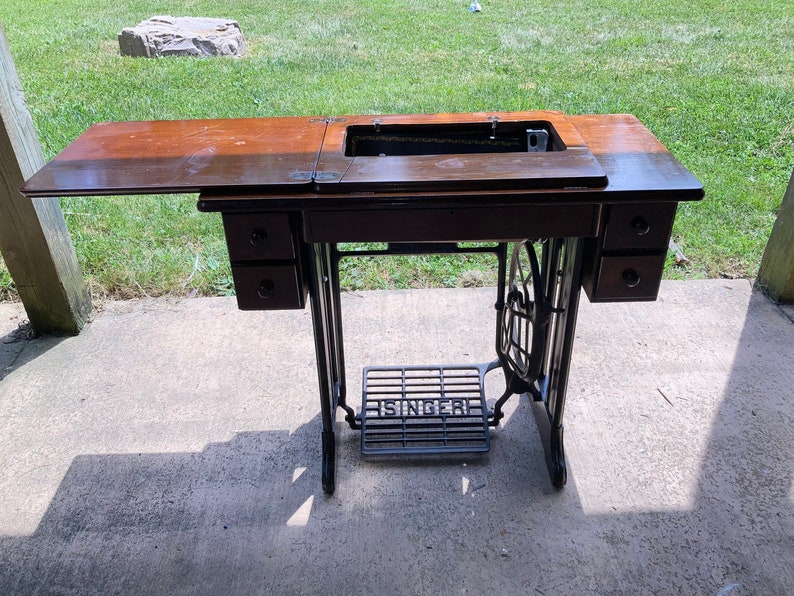 1941 Singer Sewing Machine 1588 Etsy