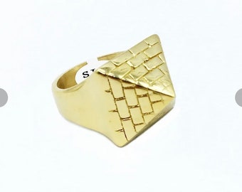 Men's gold excellent cut pyramid ring for Gents