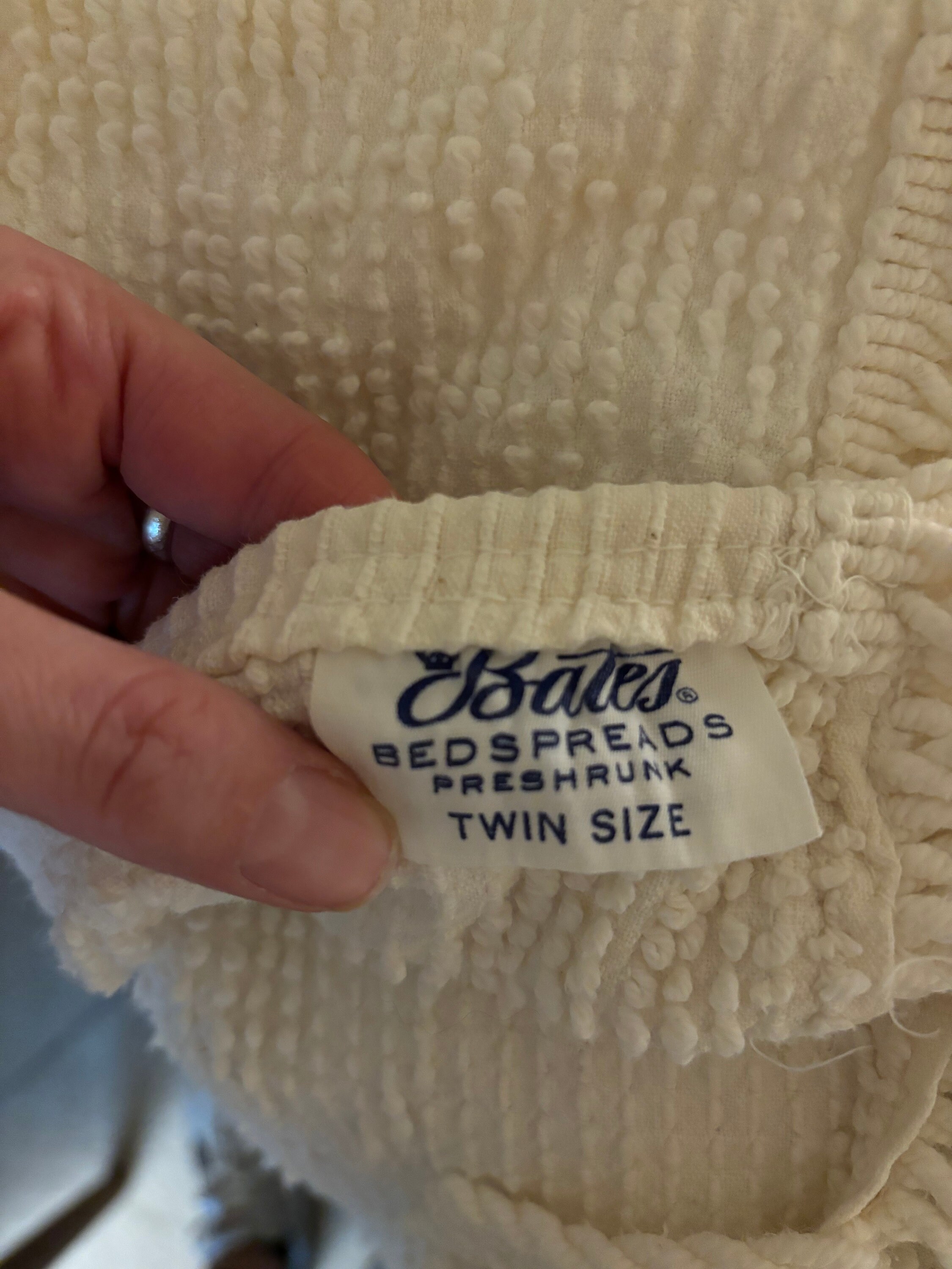 Vintage Bates Candlewick Hobnail Chenille Bedspread With Medallion and
