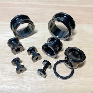 Black 316L Surgical Steel Screw Fit Flesh Tunnels • Sold as Pair • Black PVD Plated 316L Surgical Steel