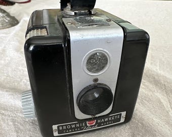 Vintage 1940s Art Deco Kodak Bakelite Brownie Hawkeye Camera Flash Model