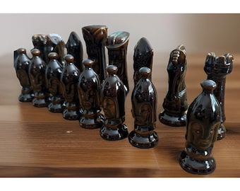 Vintage Duncan Medieval Renaissance Gothic Ceramic Chess 16 Pcs