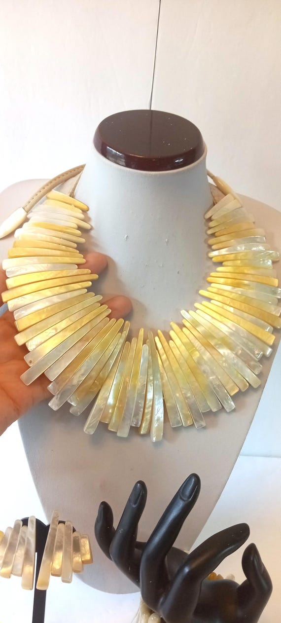 Monies 3 Pc. Set Shell Necklace Bracelet & Earrin… - image 2