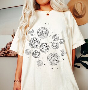 Disco Ball Tshirt Comfort Colors Mirrorball Tee Last Disco Retro Shirt Groovy Disco Bachelorette Party Tee Oversized Retro Women&#39;s Club Tee