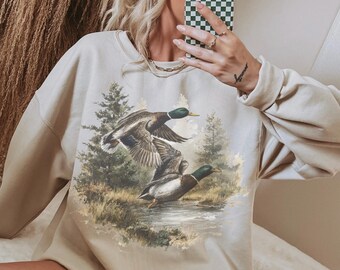 Vintage Mallard Duck Sweatshirt Western Graphic Crewneck Animal Lover Shirt Vintage Fall Hoodie Hunting Wife Sweatshirt Hunting Season Shirt
