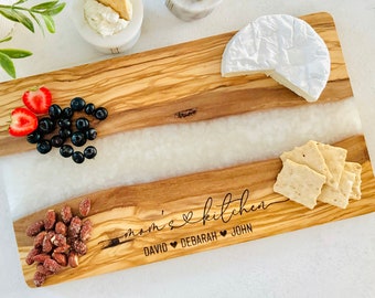 Engraved Cheese Board, Custom Cutting Board,  Engraved  Olive Wood Resin Charcuterie Board, Unique Grandma Gift, Perfect Gift for Mother