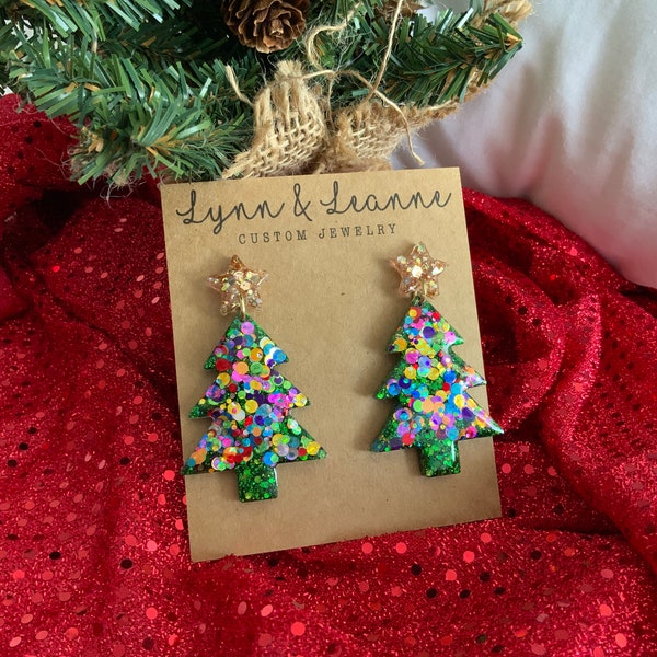Christmas Tree chunky Glitter Resin Earrings, Christmas Dangle Earrings, Gifts for Mom, Gifts for teachers, Glitter accessories