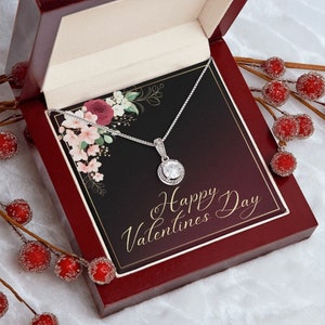 Valentine&#39;s Day CZ Crystal Necklace Gift for Your Significant Other, Beautiful Pendant for V-Day