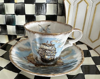 Antieke Royal Stafford Zeilschip theekop en schotel