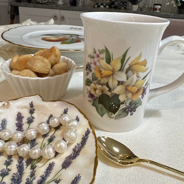 Floral Bone China Windsor Tea Mug