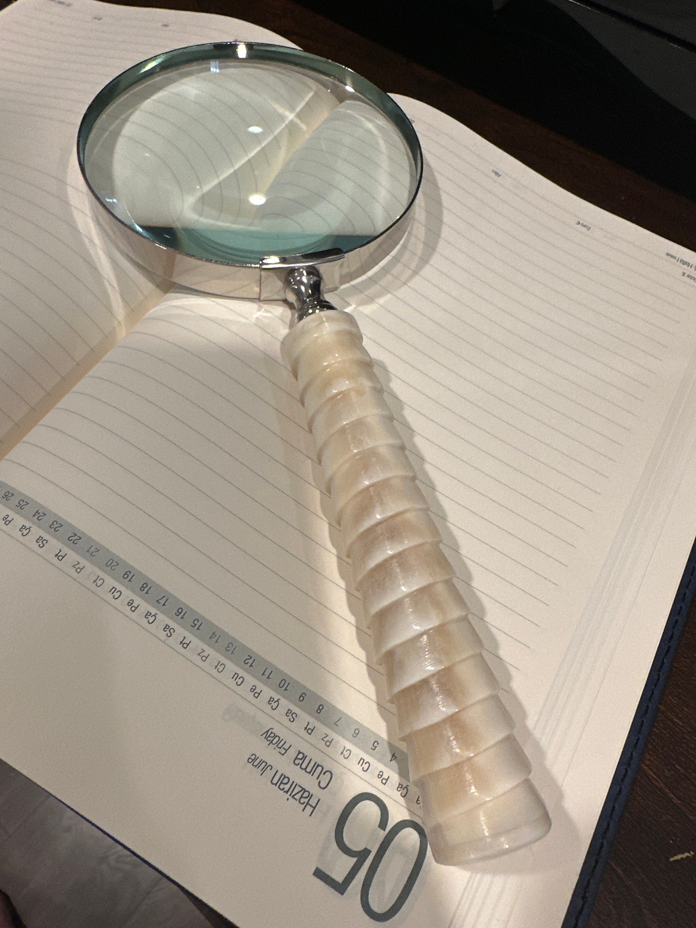 Magnifying Glass Mother of Pearl Handle Hand Held Magnifier Vintage