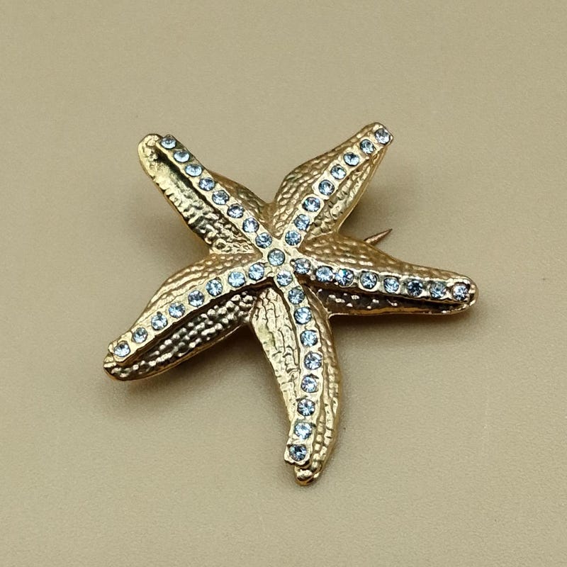 Tres Chic Starfish Broach with Pearls