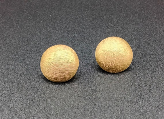 Trifari brushed gold round button clip on earrings - image 3