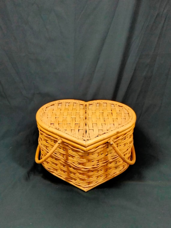 Vintage wicker picnic basket, unhandled basket
